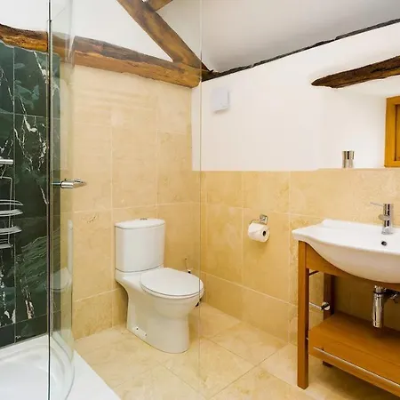 The Hayloft * 纽比桥